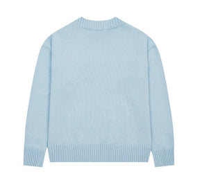 Modischer Strickpullover